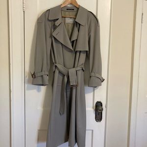 Aquascutum London Classic Light Gray Trench Coat